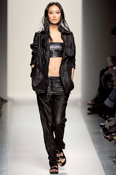 Look 10